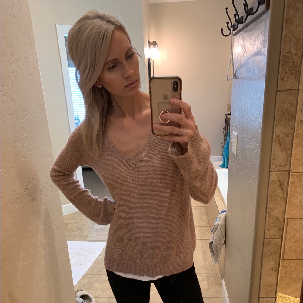 American Eagle Sweater